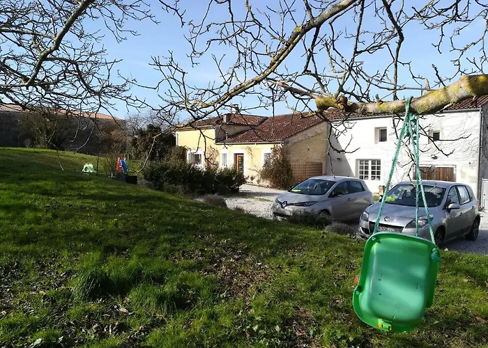 Les Marmottes Charentaises Bed and breakfast Tonnay-Boutonne